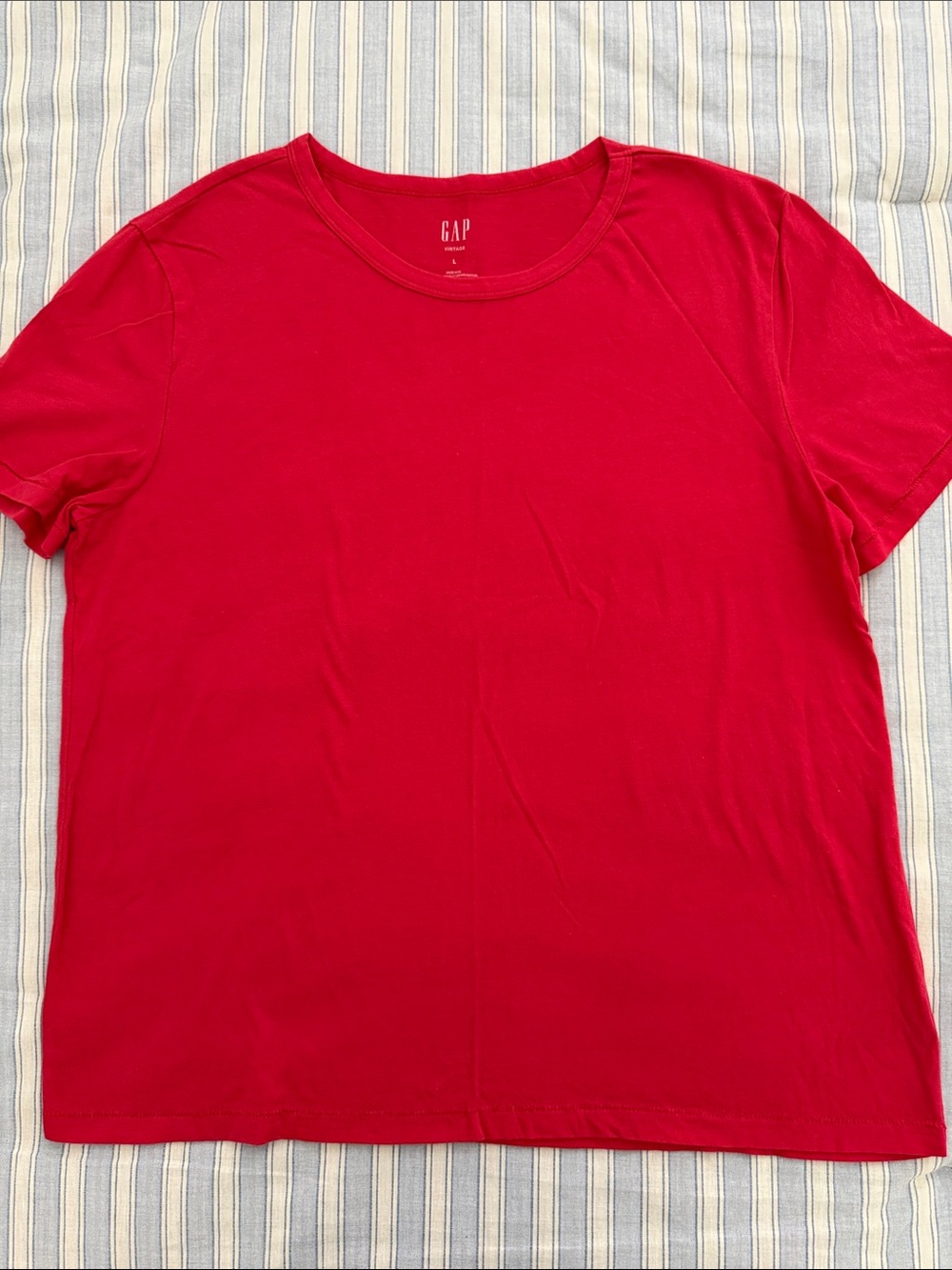 GAP VINTAGE Women's Red Short-Sleeve Crew Tee. L. ptp 21” length 26”